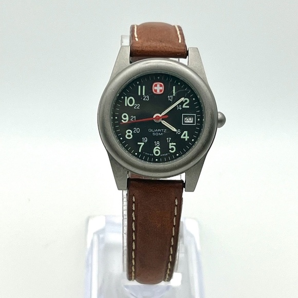 Vintage 1996 Wenger SAK Design Unlimited Marlboro Round Ladies Brown Leather Str - Picture 1 of 9